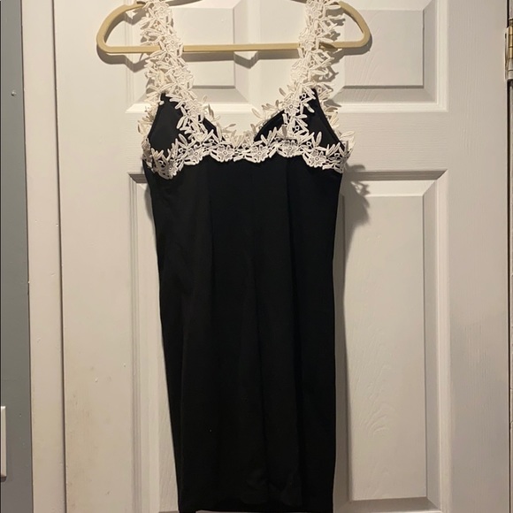 Black Sweetheart Dress - Picture 3 of 3